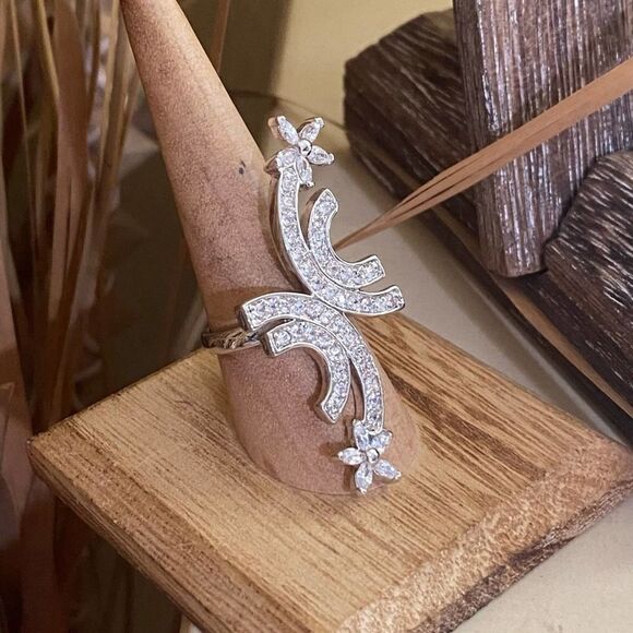Floral Cubic Zirconia Statement Ring Size 6,7,8 - Picture 5 of 5